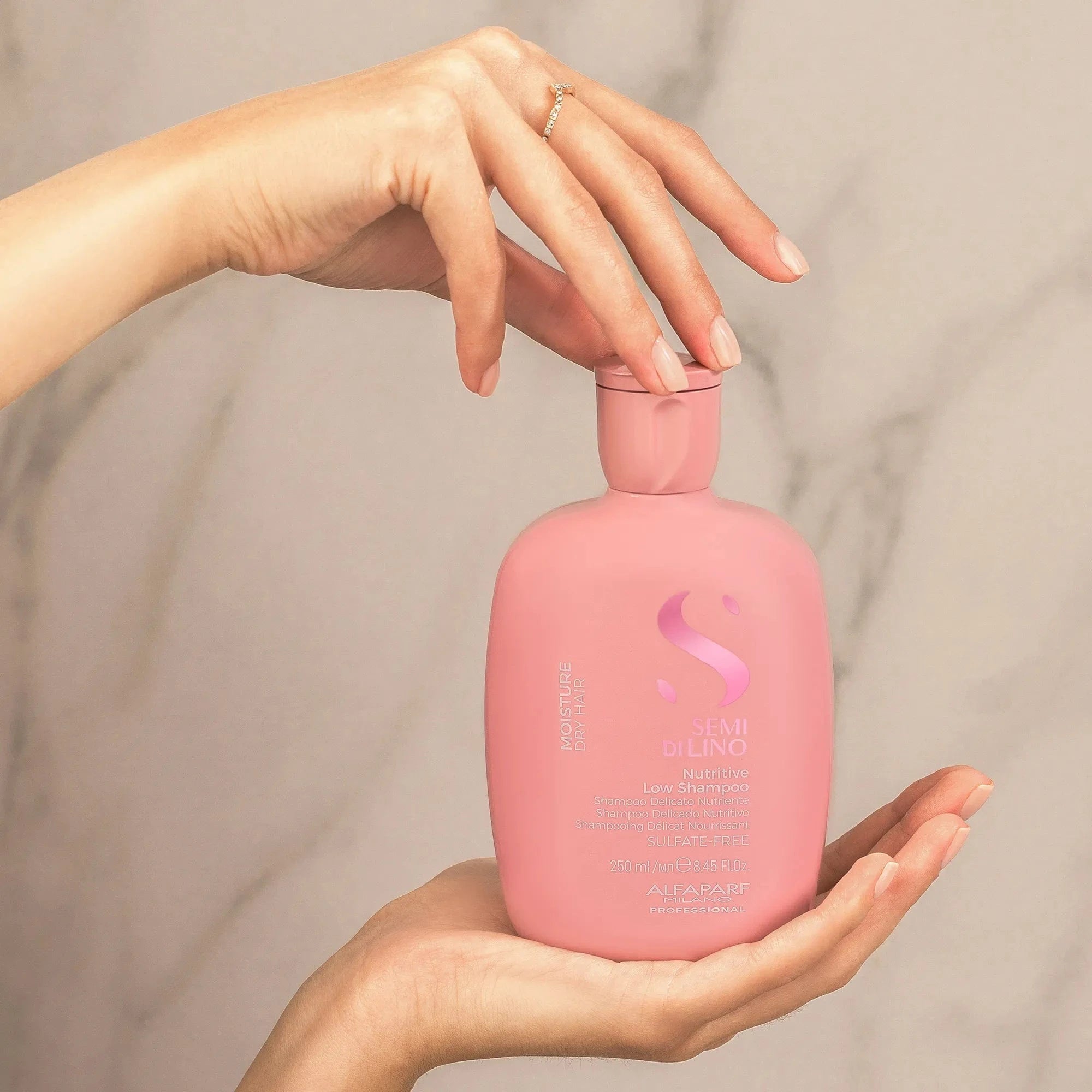 Buy Original Alfaparf Milano Professional Semi Di Lino Moisture Nutritive Low Shampoo 250ml - Online at Best Price in Pakistan Buy Original Alfaparf Milano Professional Semi Di Lino Moisture Nutritive Low Shampoo 250ml - Online at Best Price in Pakistan