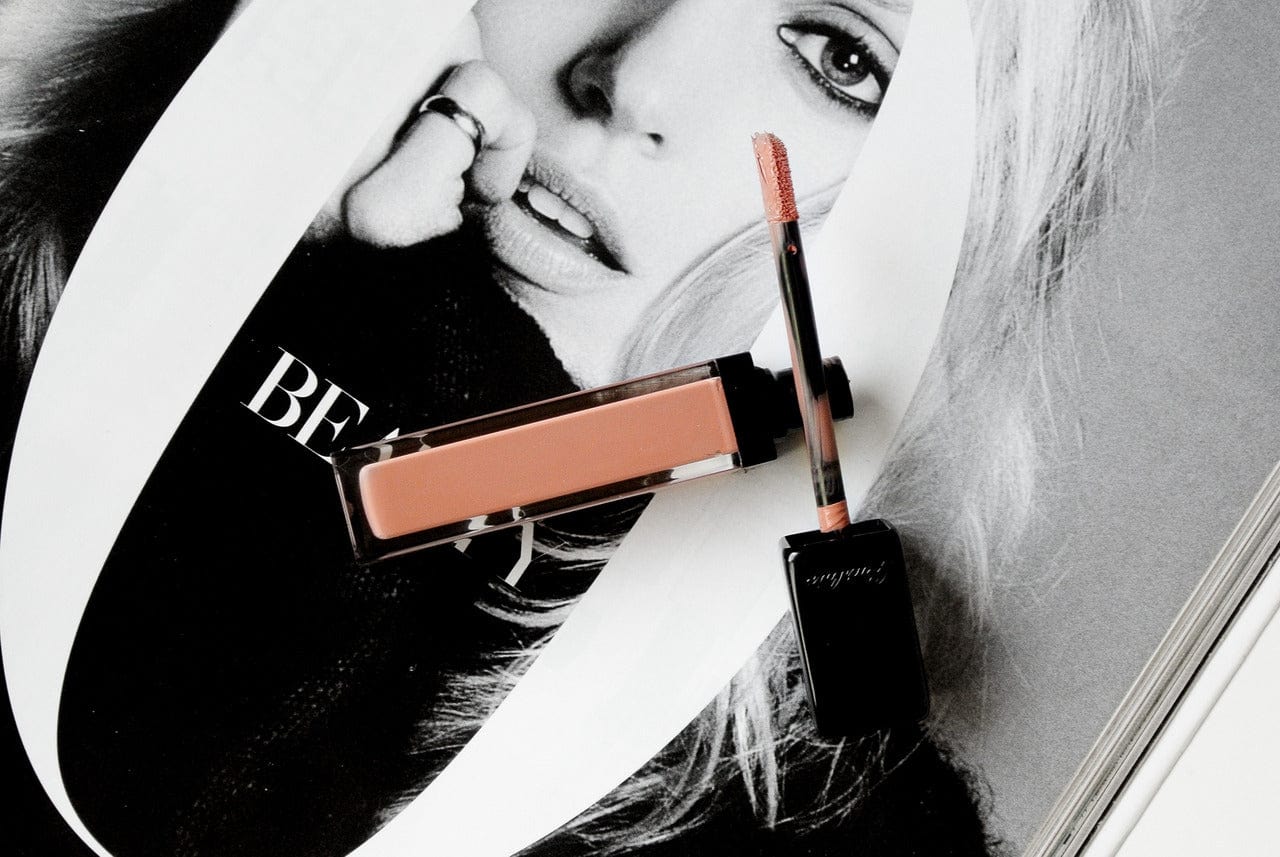 Buy Original Guerlain KissKiss Liquid Lip Lipstick L302 - Online at Best Price in Pakistan Buy Original Guerlain KissKiss Liquid Lip Lipstick L302 - Online at Best Price in Pakistan