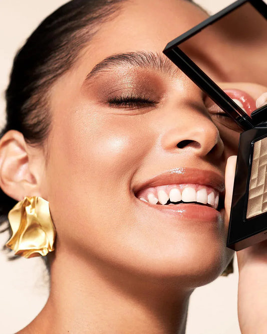 Buy Original Bobbi Brown Highlighting Powder Moon Glow 8g - Online at Best Price in Pakistan