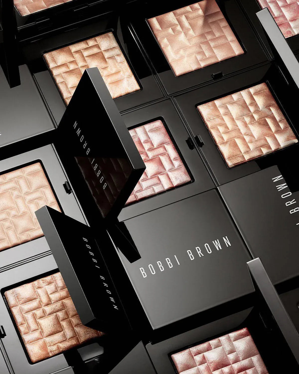 Buy Original Bobbi Brown Highlighting Powder Moon Glow 8g - Online at Best Price in Pakistan