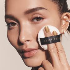 Buy Original Bobbi Brown Luxe Radiance Loose Powder N-ude Glow10g - Online at Best Price in Pakistan