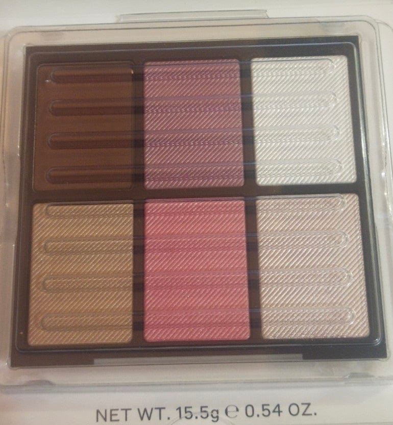 Buy Original Burberry Beauty Essentials Glow Palette 01 Fair To Light Medium - Online at Best Price in Pakistan