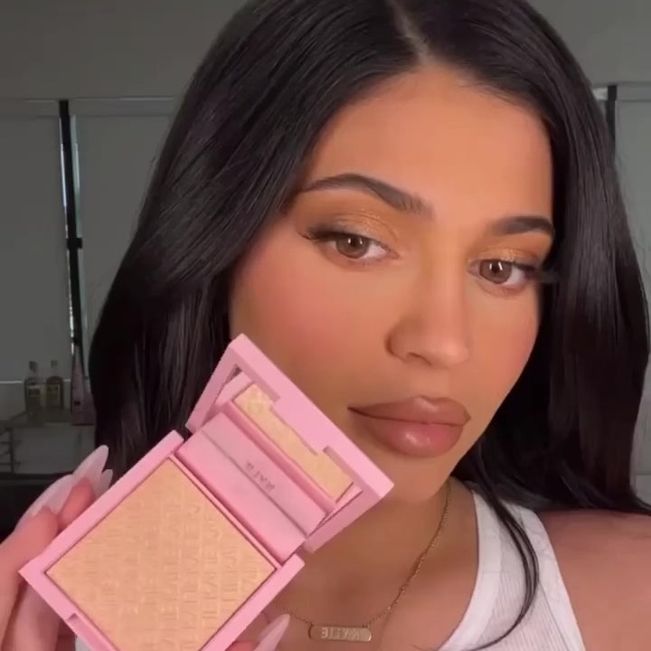 Kylie Cosmetics Kylighter Illuminating Powder 010 Quartz