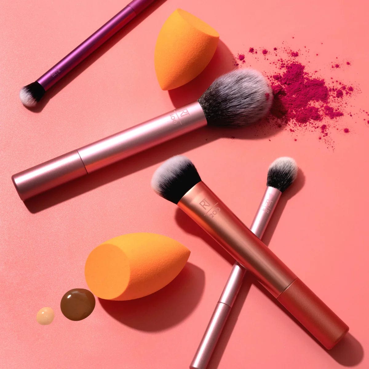 Buy Original Real Techniques Everyday Essentials Makeup Brush Set with Bonus Miracle Complexion Sponge - Online at Best Price in Pakistan